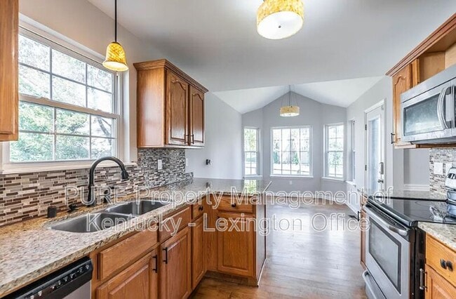 Building Photo - 4640 Riverman Way