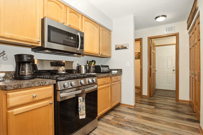 Building Photo - 406 Kresswood Dr