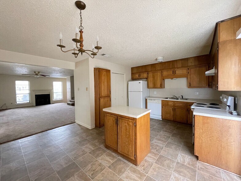 Building Photo - 3407 Victoria Cir
