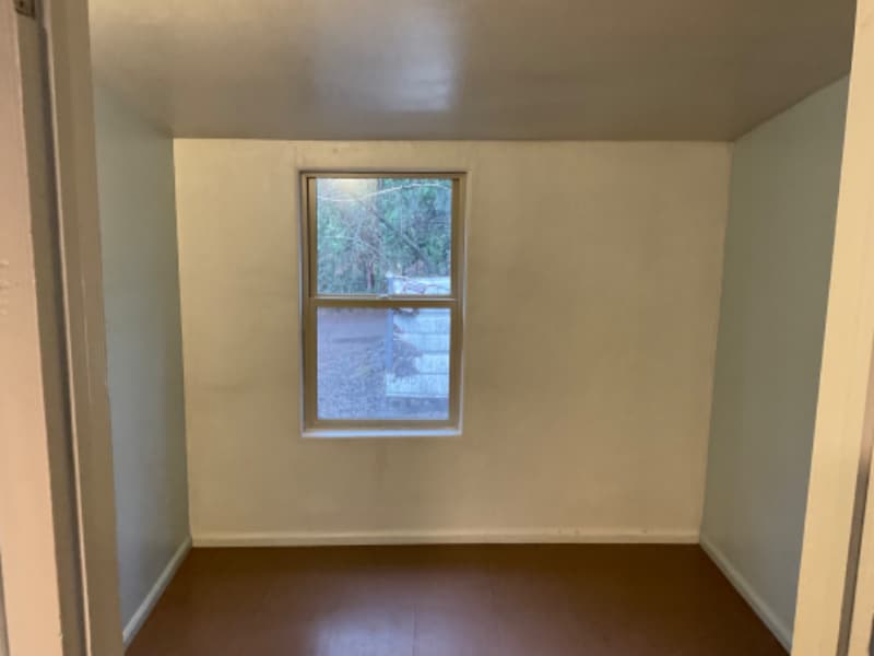 Building Photo - 560 S Weed Blvd