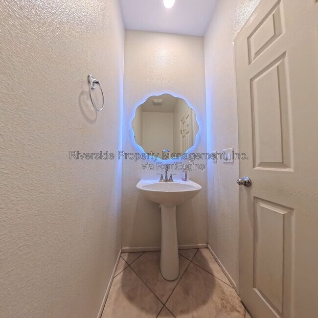 Building Photo - 4031 Cey Ct
