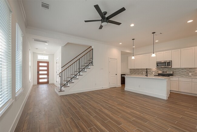 Building Photo - 13419 Scott St