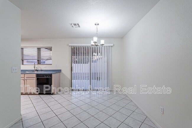 Building Photo - 663 S Colonial Ct