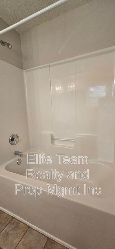 Building Photo - 6807 Juniper Tree St