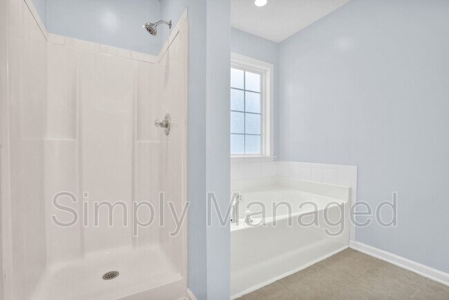 Building Photo - 3926 Red Oak Drive