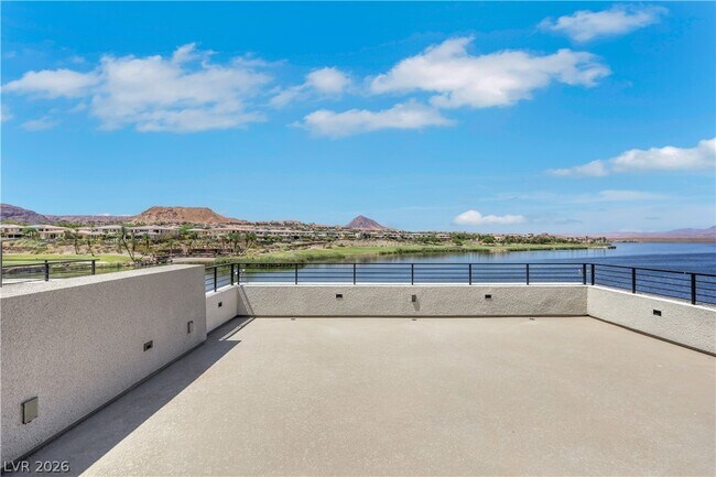 Building Photo - 66 Lakefront Dr
