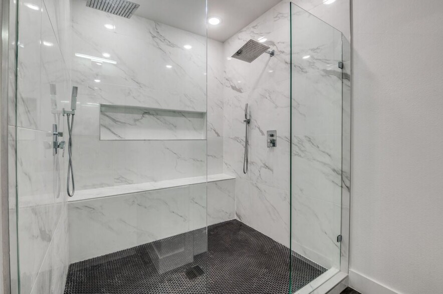 Building Photo - 2325 Budd St