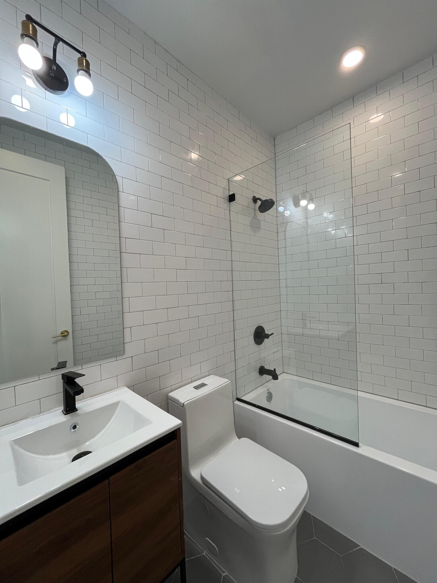 Building Photo - 52 Grace St