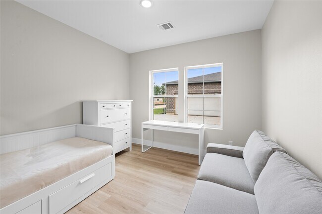 Building Photo - 2614 Piemonte Ave