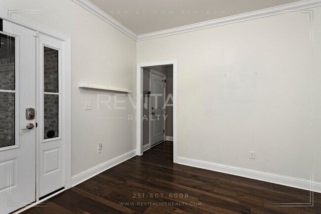 Building Photo - Modern Comfort Meets Luxury Living in Mobile