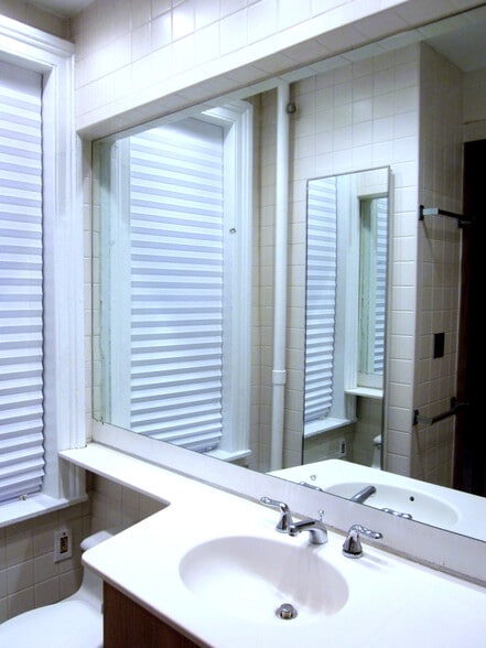 Bathroom 1 - 127 West 56th Street