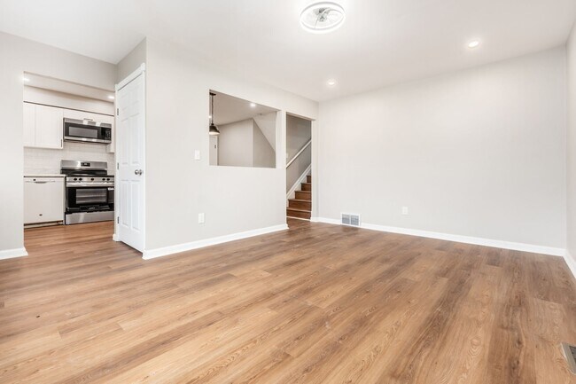 Building Photo - 2652 Landsburn Dr