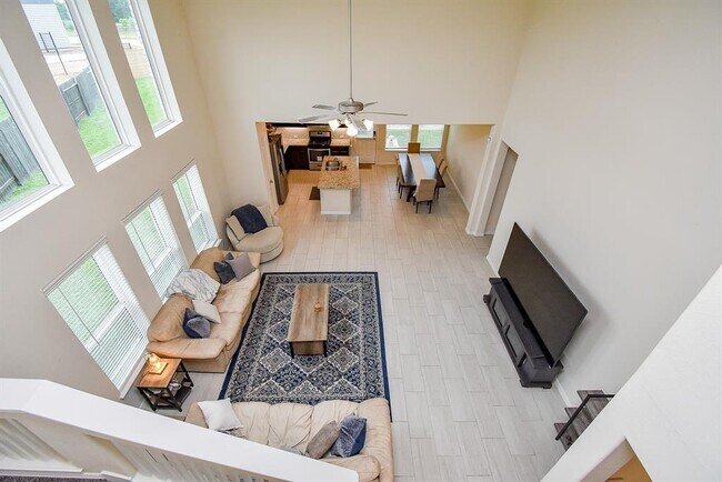 Building Photo - 32903 Silver Mdw Wy