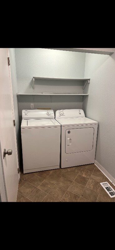 Building Photo - 981 E Snohomish Ave