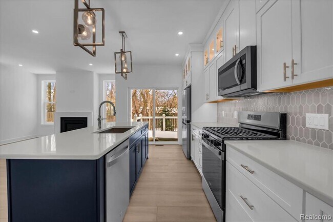 Building Photo - 10790 Barrett