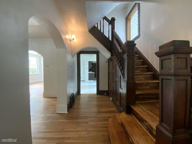 Building Photo - 6 br, 1.5 bath House - 144 Linnview Avenue