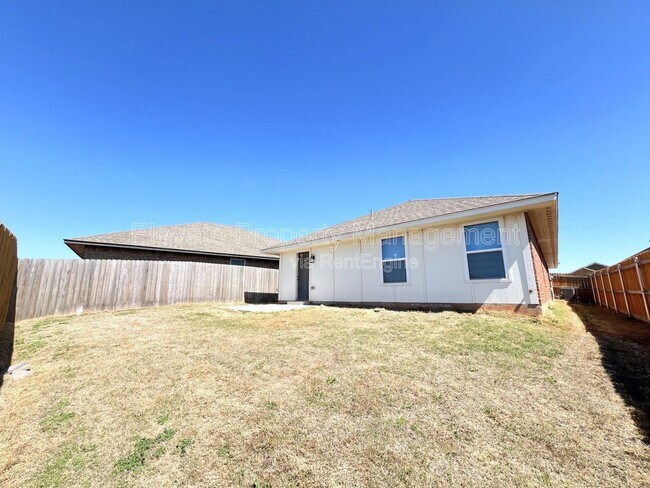 Building Photo - 4613 Crystal Hill Dr