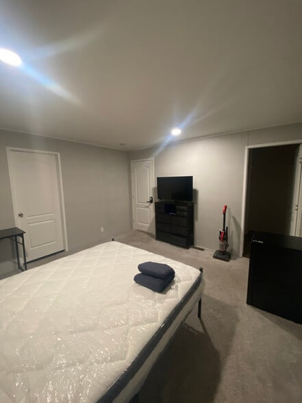 Building Photo - 111 Audubon Ave