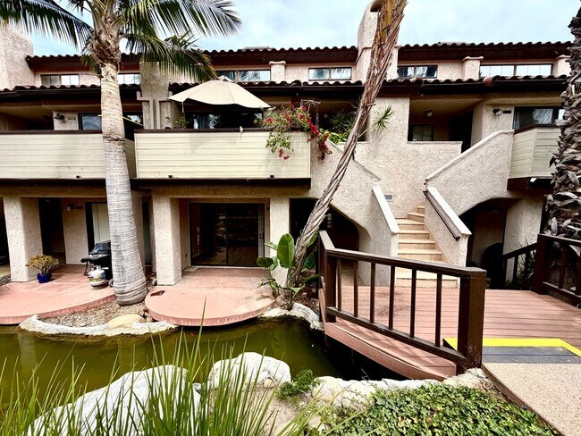 Building Photo - 1157 Via Montoya
