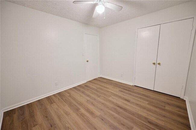 Building Photo - 1718 Country Park Way