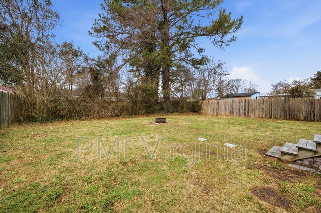 Building Photo - 217 Bob Ln