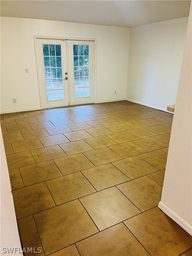 Building Photo - 3280 2nd Ave SE