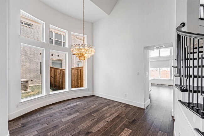 Building Photo - 4878 Limousine Ln