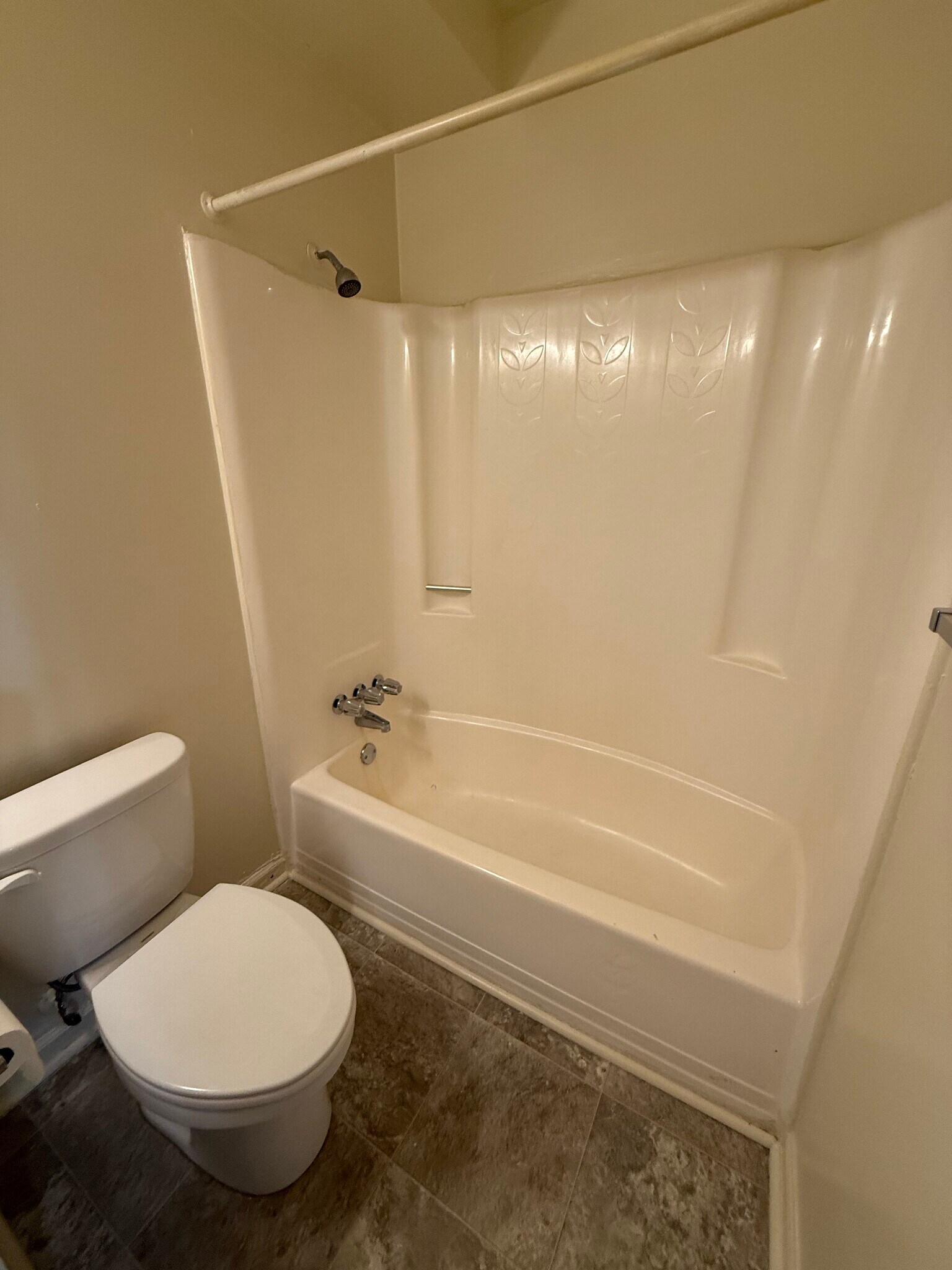 Building Photo - 586 Franklin St