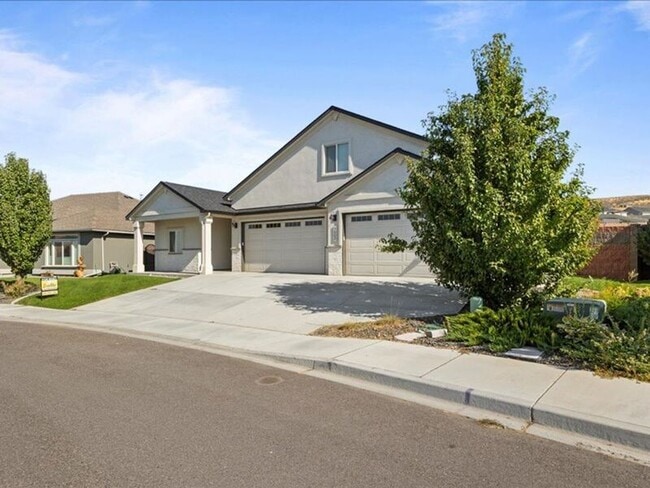 Building Photo - 7002 W 28th Ave