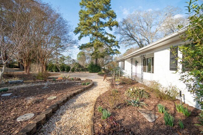 Building Photo - 119 Fortson Cir