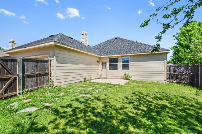 Building Photo - 1550 Charleston Dr