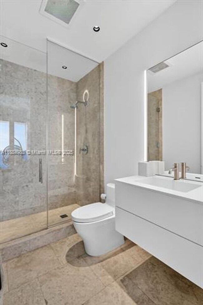 Building Photo - 9705 Collins Ave