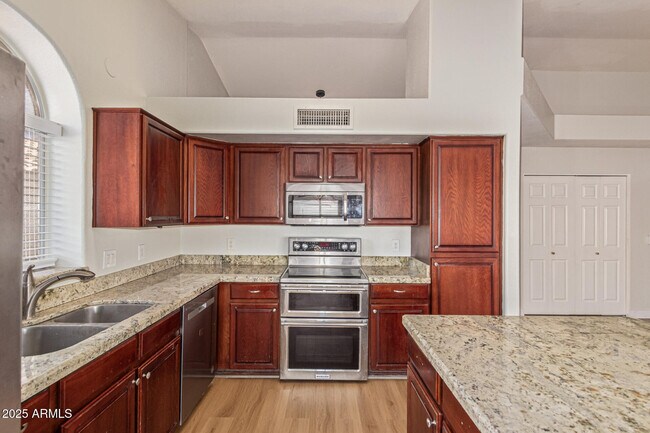 Building Photo - 5340 W Oraibi Dr
