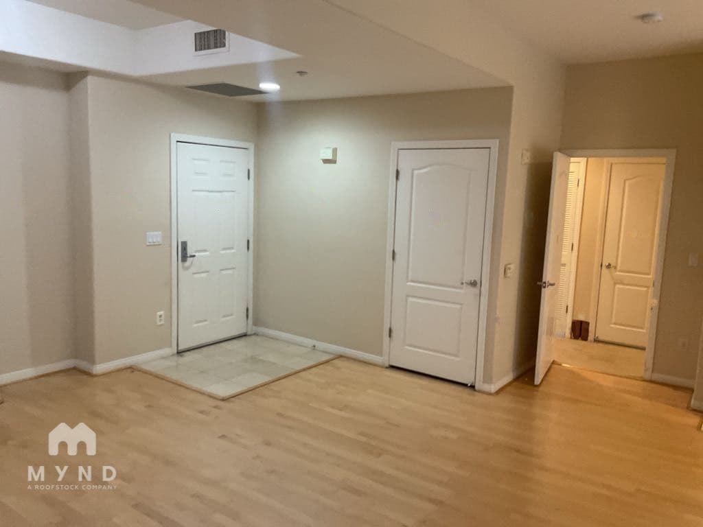 Building Photo - 130 E San Fernando St