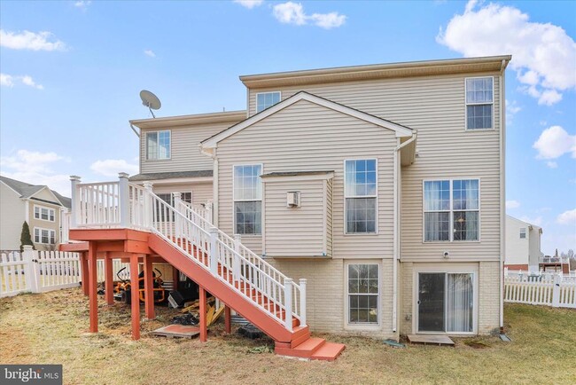 Building Photo - 301 Fontana Cir