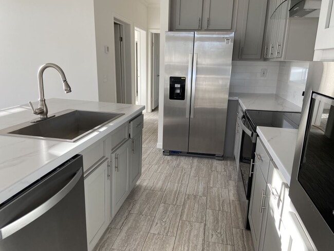 Building Photo - 344 Heritage Blvd