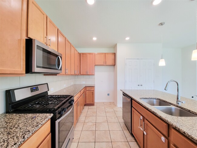 Building Photo - 14108 Wedgewood Lakes Ct