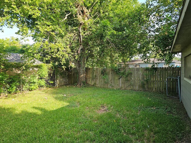 Building Photo - 1107 9th Ave N