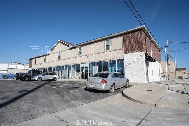 Building Photo - 1702 W Michigan St