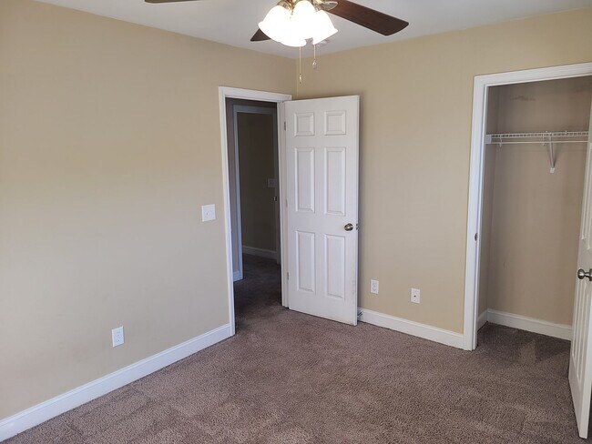 Building Photo - 3 Bedroom, 2.5 bath home - Sneads Ferry - Everetts Creek Community