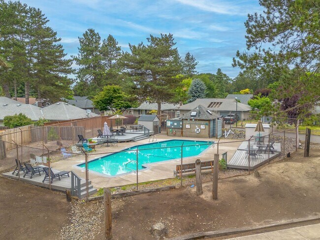 Building Photo - Must See! 3 bed/2 bath home with amazing private backyard - Double Garage/Community Pool