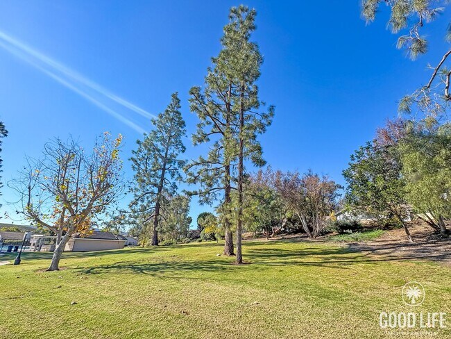 Building Photo - Bright Modern Home in Twin Oaks Golf Course