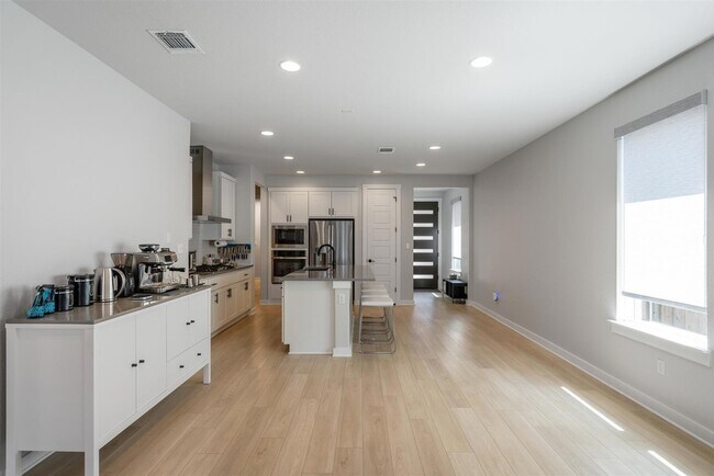 Building Photo - 2224 Nightjar Song Dr