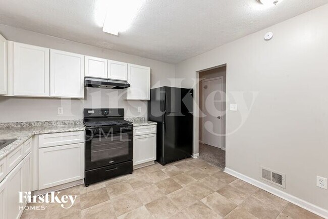 Building Photo - 3393 Hollow Tree Dr