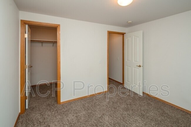 Building Photo - 141 S 42nd St