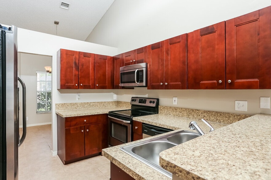 Building Photo - 180 Heatherwood Dr