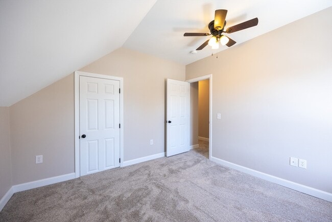 Building Photo - 584 Mt Hope St