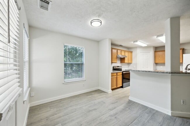 Primary Photo - 39 W Sage Creek Pl