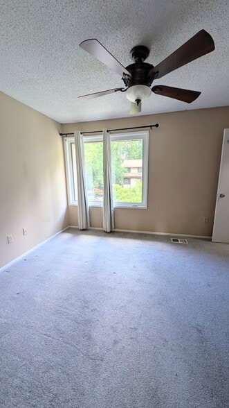 Secondary room 1 - 2294 White Cornus Ln