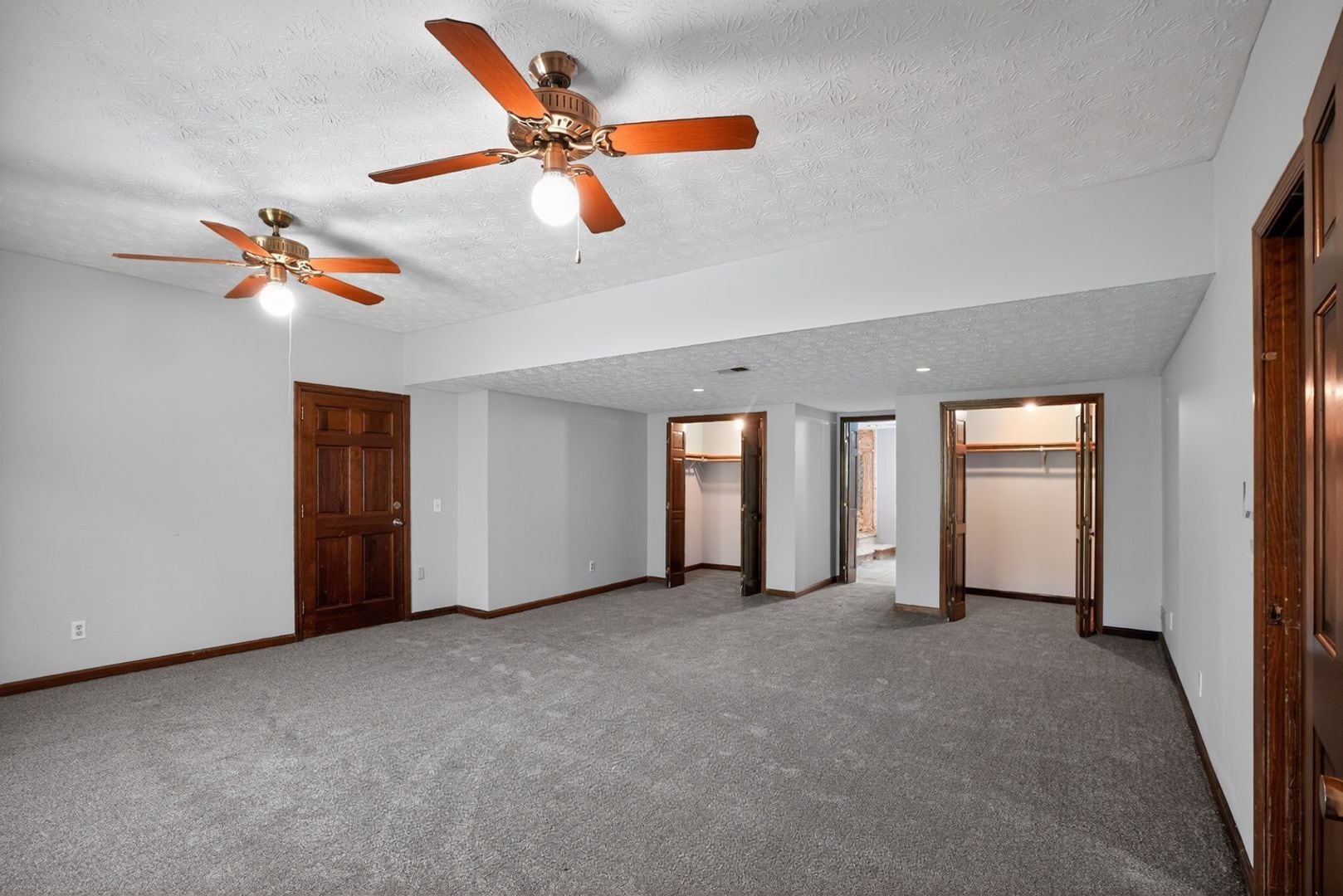 Building Photo - 194 Millbrook Farm Rd